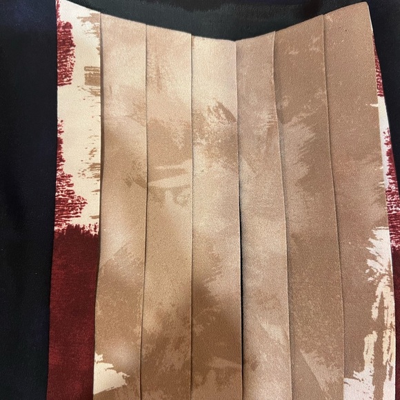 Lavia navy dress with pleated front and key hole eur size 44, us 8 - Picture 7 of 10